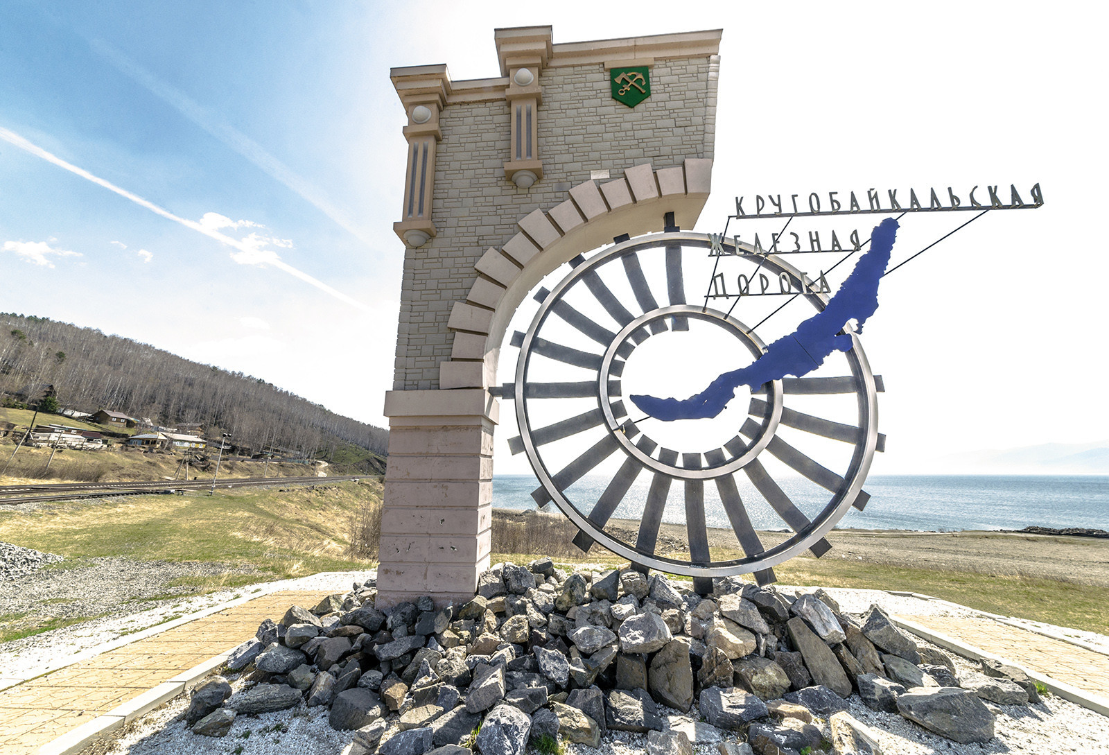 Восхождение на Мункусардык (3491м) и Байкальские приключения (9/23)