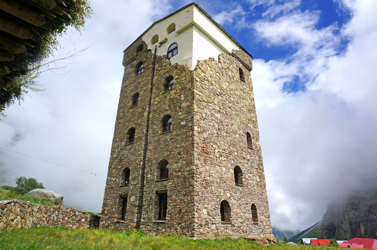 Треккинг в Безенги. Комфорт-тур с гостиницей. (53/54)